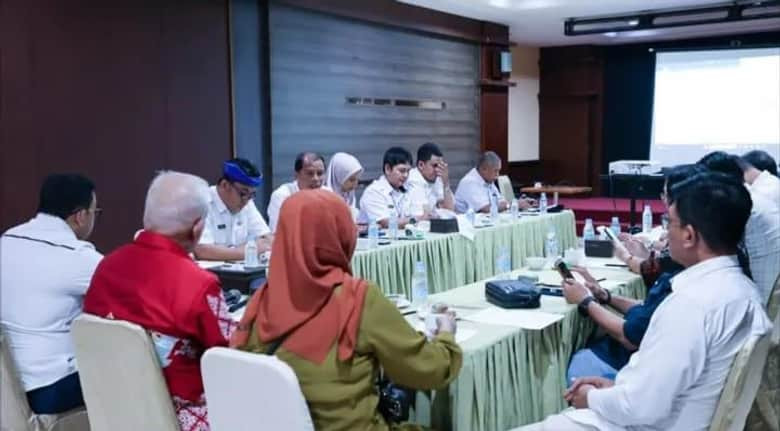 Judul Ranperda Perlindungan Tenaga Kerja Lokal Direvisi Kemendagri