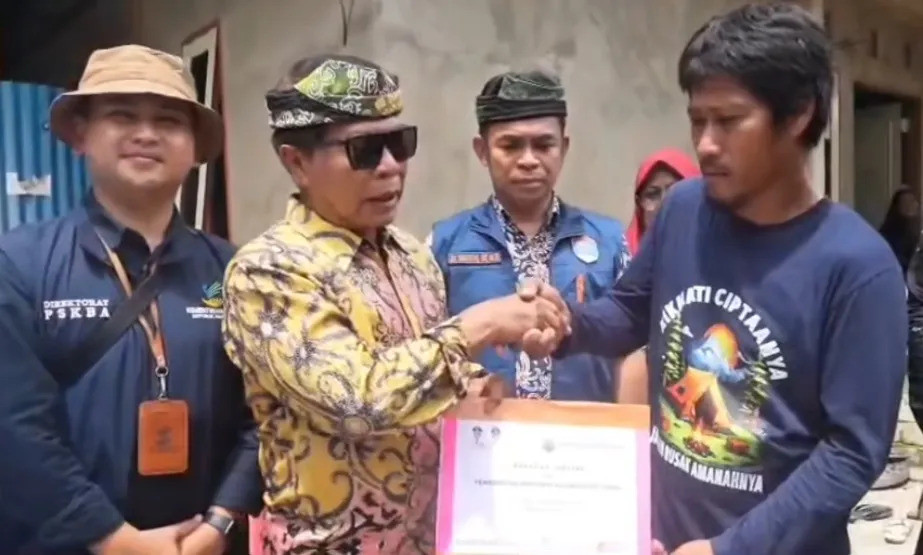 Gubernur Kaltara Salurkan Bantuan Langsung ke Rumah untuk Korban Gempa Tarakan